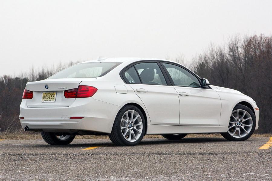  BMW 320i 2014 года  (фото 11 из 17)
